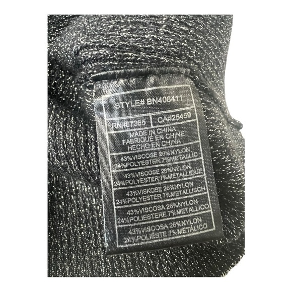Nadina Sweater Dress in Black & Silver
Metallic by Steve Madden NEW Size XS - Picture 7 of 15